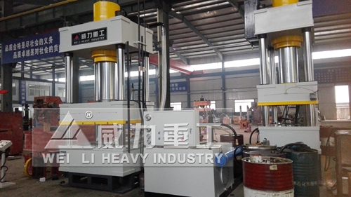 630噸鹽磚壓塊液壓機(jī)(一次兩塊)出口印尼