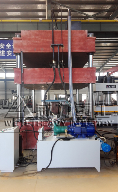 315噸大臺面三梁四柱液壓機(jī)