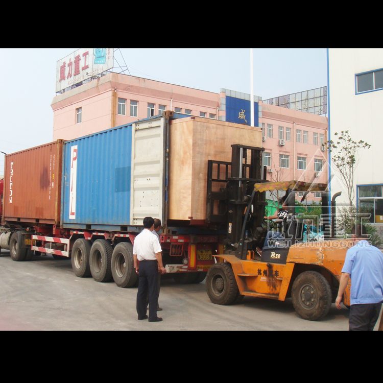 出口級(jí)龍門液壓機(jī)裝車