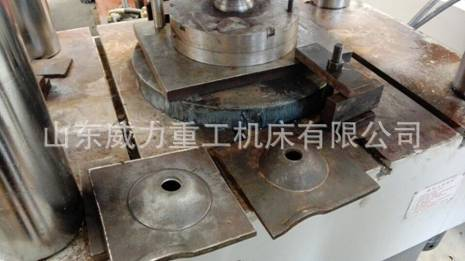 礦用錨桿托盤液壓機(jī)3