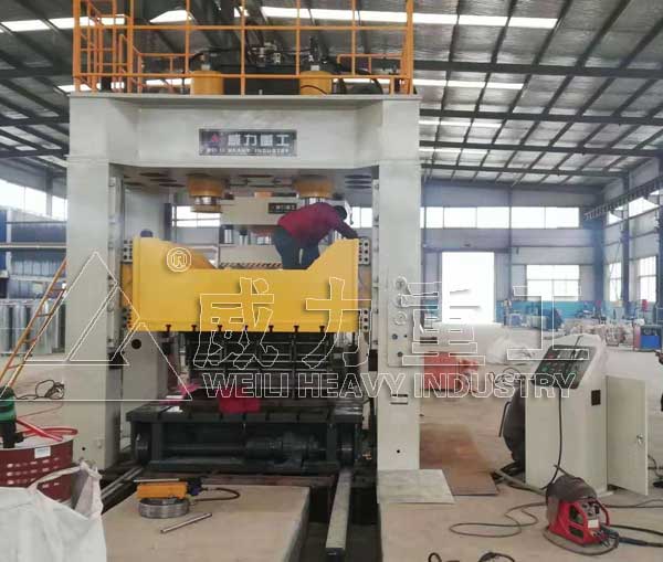 1500噸框架式液壓機(jī)