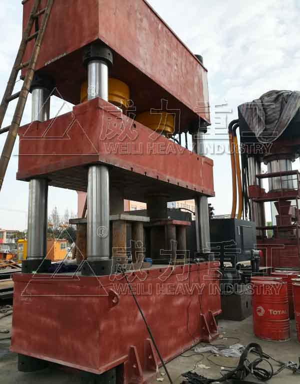 汽車保險杠選用雙缸四柱液壓機(jī)