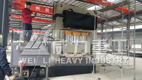 1000噸龍門框架式液壓機(jī)