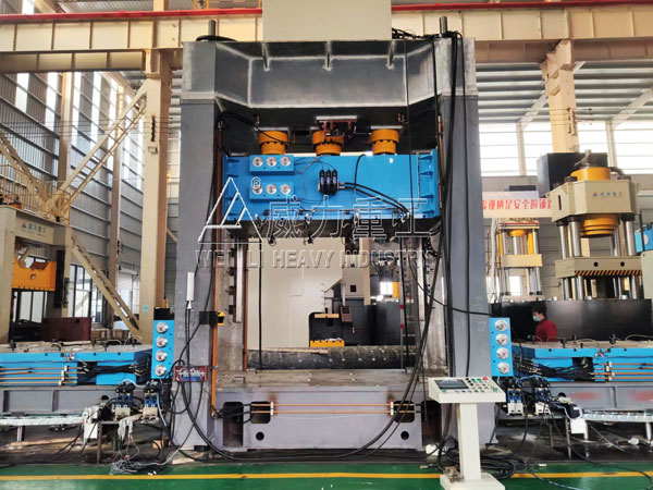 200噸框架式液壓機(jī)帶移動(dòng)工作臺(tái)