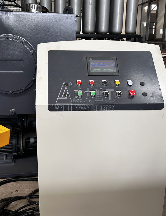 500噸框架式液壓機(jī)配有PLC、伺服系統(tǒng)